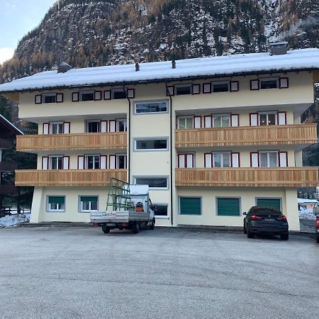 Appartamenti Col Rodella By Ama Val Di Fassa كامبيتيلو دي فاسا المظهر الخارجي الصورة