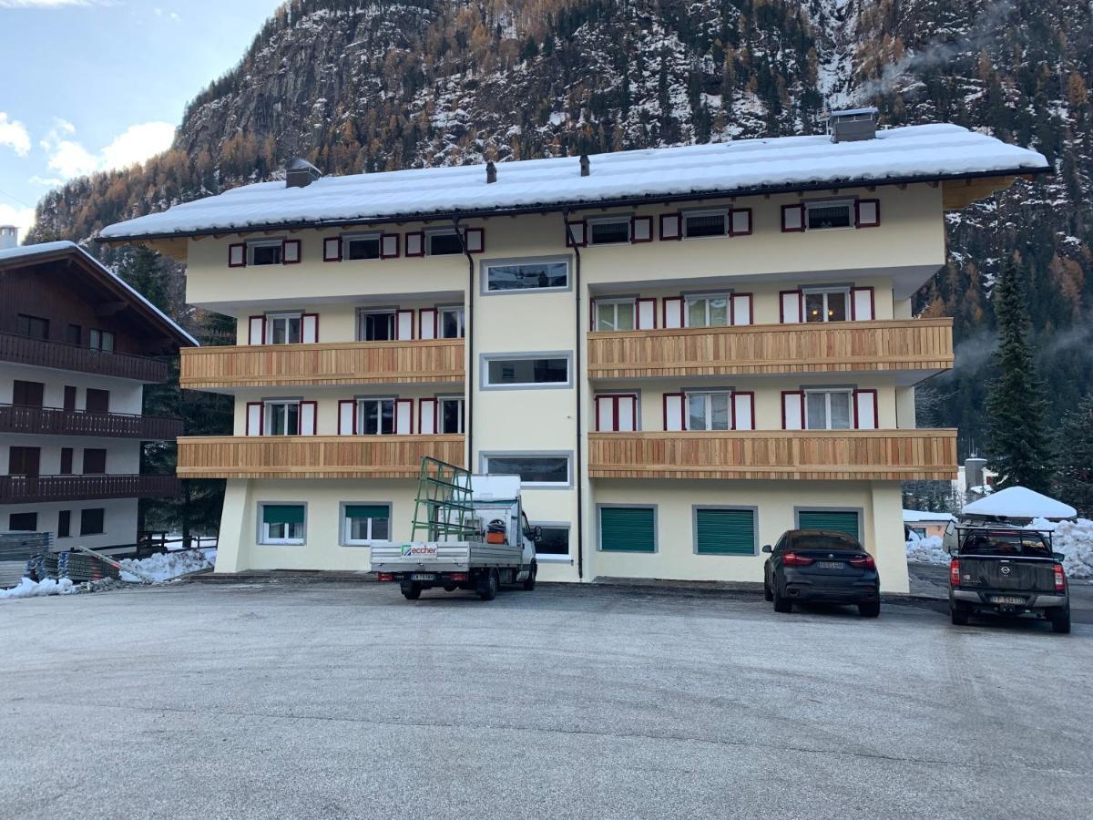 Appartamenti Col Rodella By Ama Val Di Fassa كامبيتيلو دي فاسا المظهر الخارجي الصورة