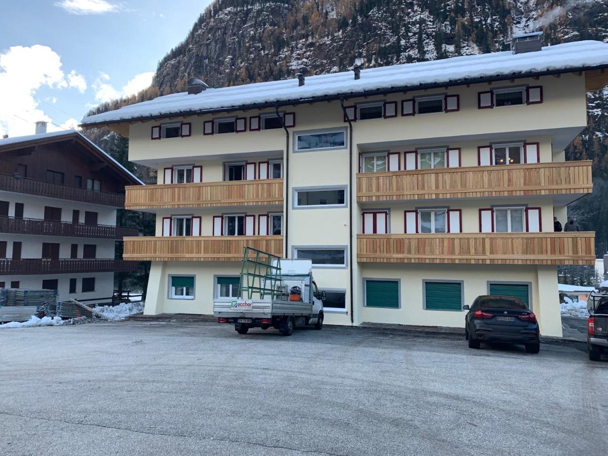 Appartamenti Col Rodella By Ama Val Di Fassa كامبيتيلو دي فاسا المظهر الخارجي الصورة